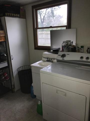 295 Illinois Blvd, Hoffman Estates, IL 60169 photo 17
