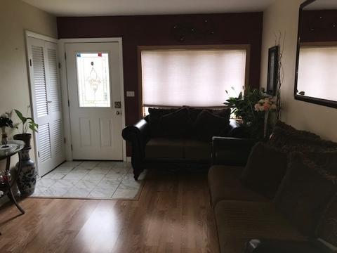 295 Illinois Blvd, Hoffman Estates, IL 60169 photo 2