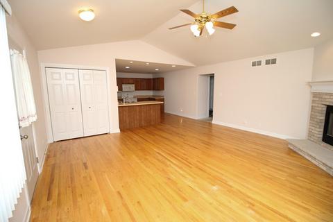 919 Casey Dr, Minooka, IL 60447 photo 3