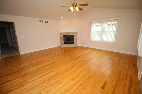 919 Casey Dr, Minooka, IL 60447 photo 4