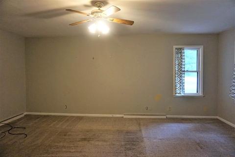 845 E Patton St, Paxton, IL 60957 photo 4