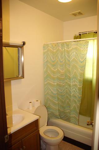 533 E Benton St, Aurora, IL 60505 photo 9