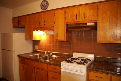 533 E Benton St, Aurora, IL 60505 photo 2