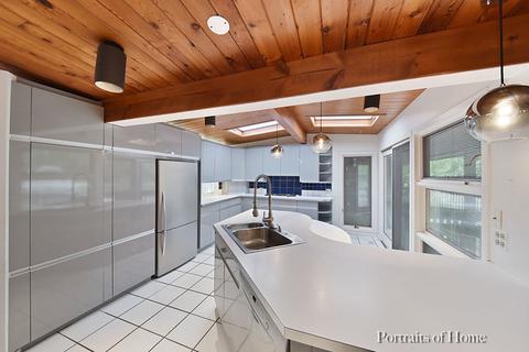 916 W Elm St, Wheaton, IL 60189 photo 9