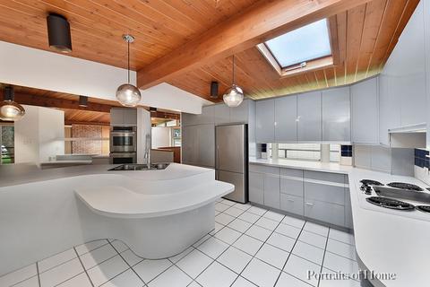 916 W Elm St, Wheaton, IL 60189 photo 11