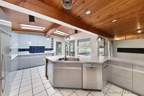 916 W Elm St, Wheaton, IL 60189 photo 10