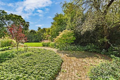 916 W Elm St, Wheaton, IL 60189 photo 32