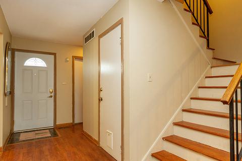 1984 Dunmore Pl, Hoffman Estates, IL 60169 photo 4