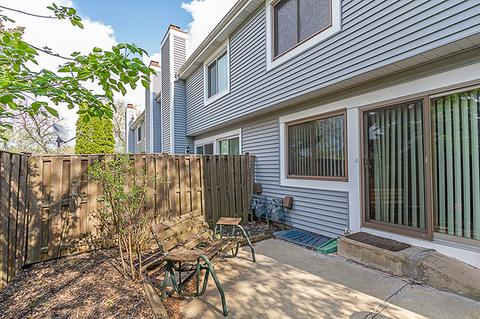 1984 Dunmore Pl, Hoffman Estates, IL 60169 photo 2