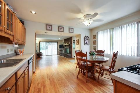 2503 Sigwalt St, Rolling Meadows, IL 60008 photo 6