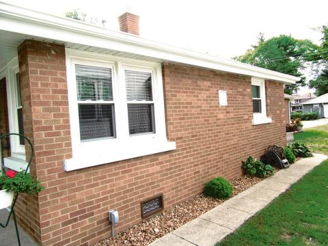 945 S 8th Ave, Kankakee, IL 60901 photo 2
