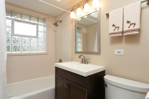 111 Crescent Dr, Glenview, IL 60025 photo 20