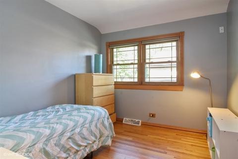 341 Amherst Ave, Des Plaines, IL 60016 photo 8