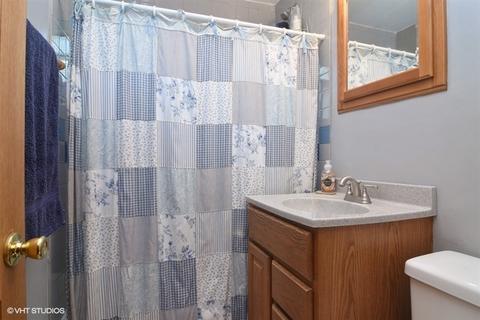 341 Amherst Ave, Des Plaines, IL 60016 photo 12