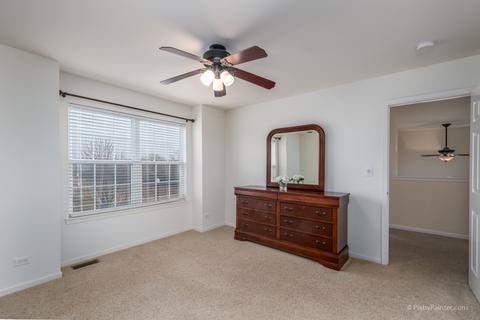 490 E Amberside Dr, Elgin, IL 60124 photo 28
