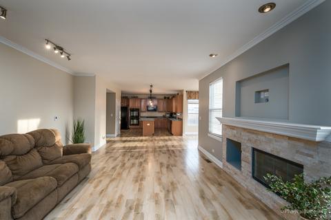 490 E Amberside Dr, Elgin, IL 60124 photo 20
