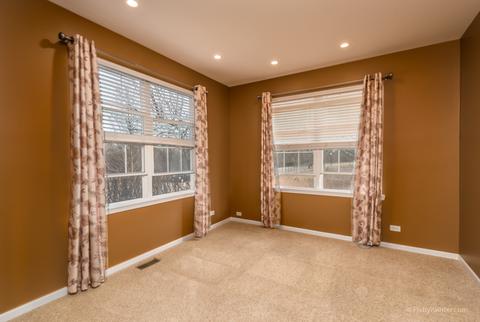490 E Amberside Dr, Elgin, IL 60124 photo 7