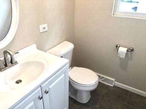 523 E Main St, Plano, IL 60545 photo 14