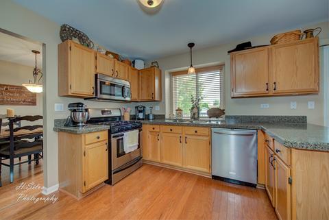 1111 Dawson Ln, Algonquin, IL 60102 photo 8