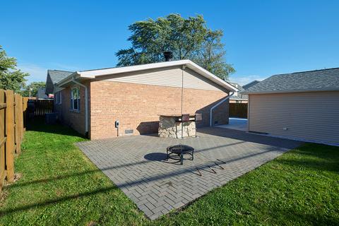 8748 Cranbrook Ln, Bridgeview, IL 60455 photo 18