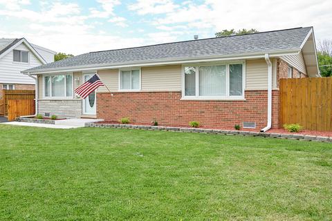 8748 Cranbrook Ln, Bridgeview, IL 60455 photo 2