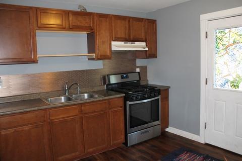 318 Forest Ave, Aurora, IL 60505 photo 3