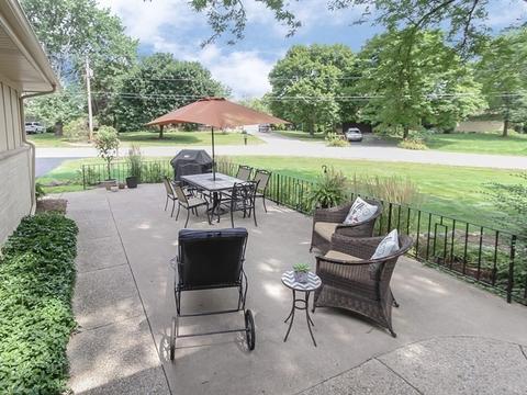921 Forest Dr, Elgin, IL 60123 photo 23