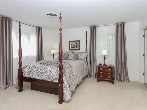 921 Forest Dr, Elgin, IL 60123 photo 18