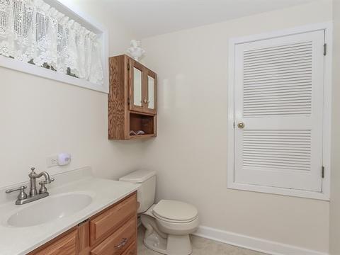 921 Forest Dr, Elgin, IL 60123 photo 16