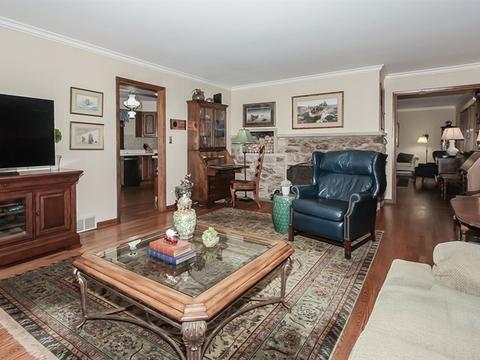 921 Forest Dr, Elgin, IL 60123 photo 15