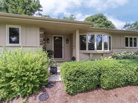 921 Forest Dr, Elgin, IL 60123 photo 2