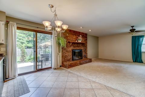 762 Aztec Dr, Carol Stream, IL 60188 photo 4