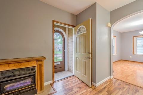 371 Hamilton Ave, Elgin, IL 60123 photo 13