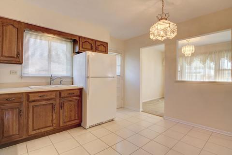 10 E Kathleen Dr, Des Plaines, IL 60016 photo 9