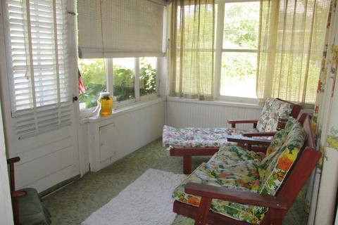 608 Bangs St, Aurora, IL 60505 photo 9