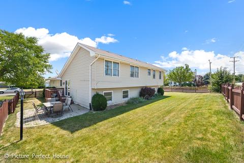 2101 Mystic Dr, Plainfield, IL 60586 photo 2