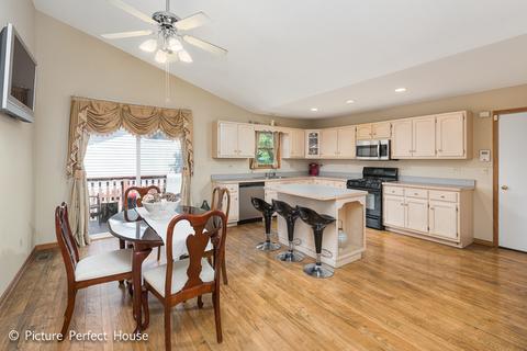 2101 Mystic Dr, Plainfield, IL 60586 photo 4