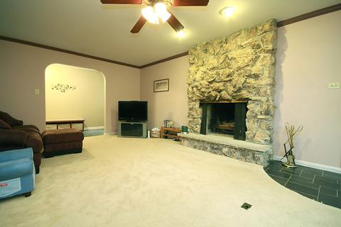 1440 N Blanchard Ct, Wheaton, IL 60187 photo 4
