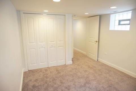 1077 Greenview Ave, Des Plaines, IL 60016 photo 12