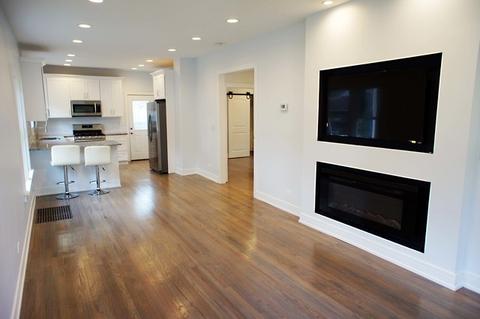 1077 Greenview Ave, Des Plaines, IL 60016 photo 2