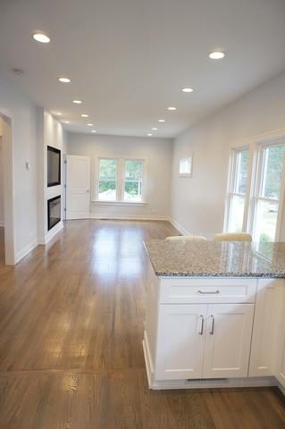 1077 Greenview Ave, Des Plaines, IL 60016 photo 3