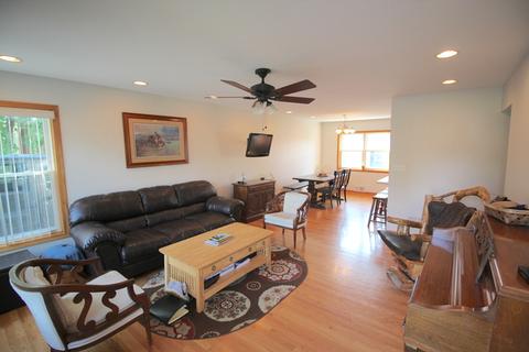 49 Cranbrook Dr, Des Plaines, IL 60016 photo 2