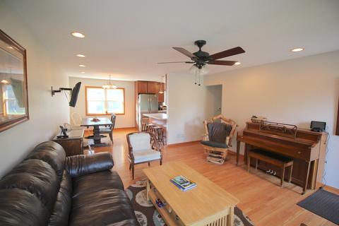 49 Cranbrook Dr, Des Plaines, IL 60016 photo 3