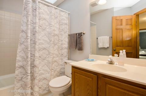 9 Hampton St, Cary, IL 60013 photo 10