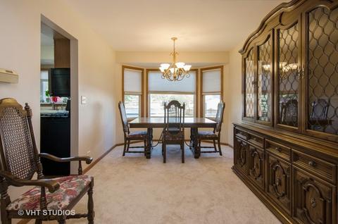 9 Hampton St, Cary, IL 60013 photo 4