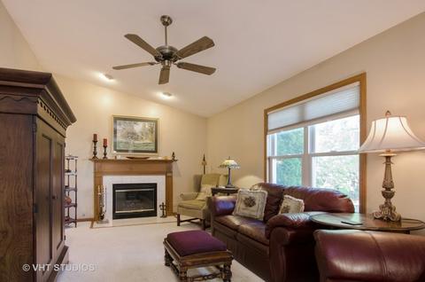 9 Hampton St, Cary, IL 60013 photo 5