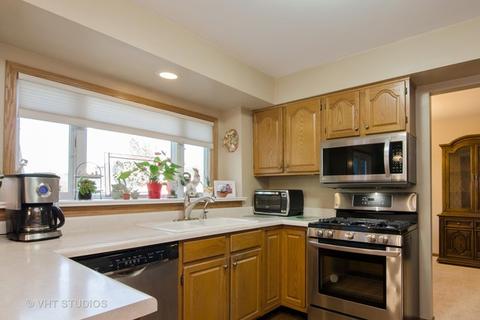 9 Hampton St, Cary, IL 60013 photo 3