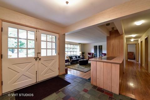 262 Longcommon Rd, Riverside, IL 60546 photo 3