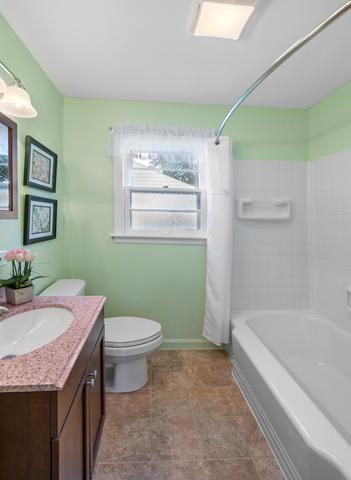 247 S Hickory Ave, Bartlett, IL 60103 photo 13