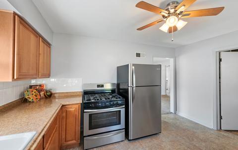 247 S Hickory Ave, Bartlett, IL 60103 photo 7